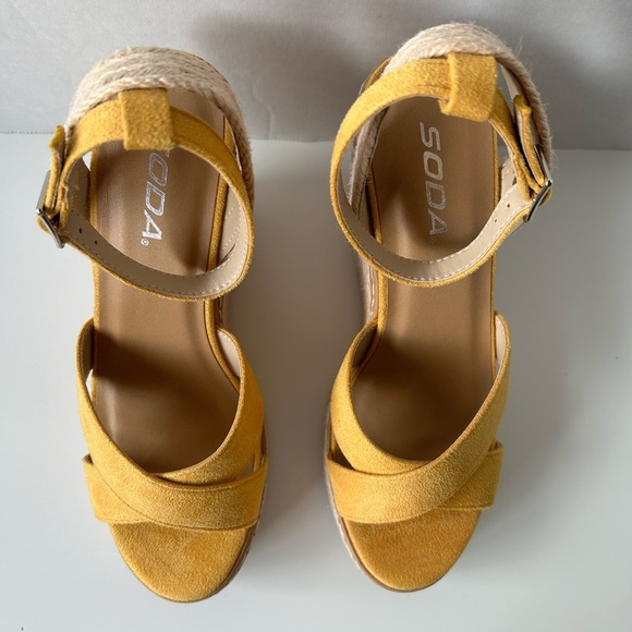 Soda Wedge Platform - Golden Yellow - Sz 7 - Picture 2 of 15